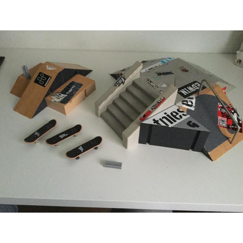 Mini skate boards