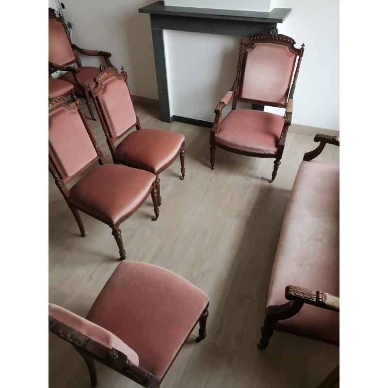 set oude stoelen met bank