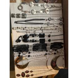 Armbanden en kettingen