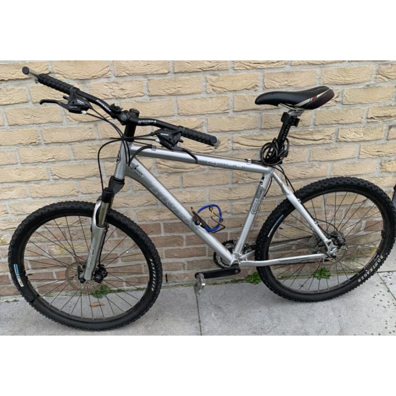Trek 4300 disc xl