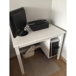 Wit bureautje ikea als nieuw