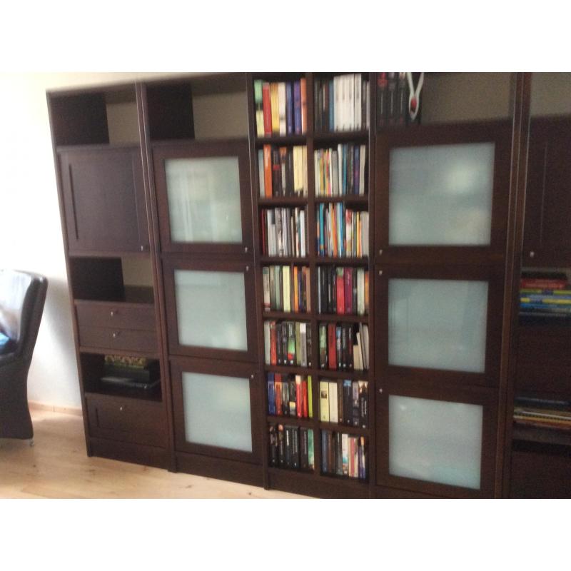 Mooie houten wandkast/ boekenkast