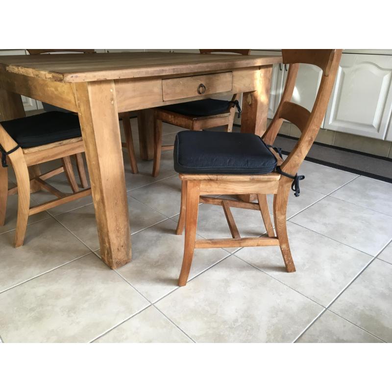 Teak houten tafel en stoelen