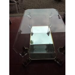 Salontafel met geslepen glas