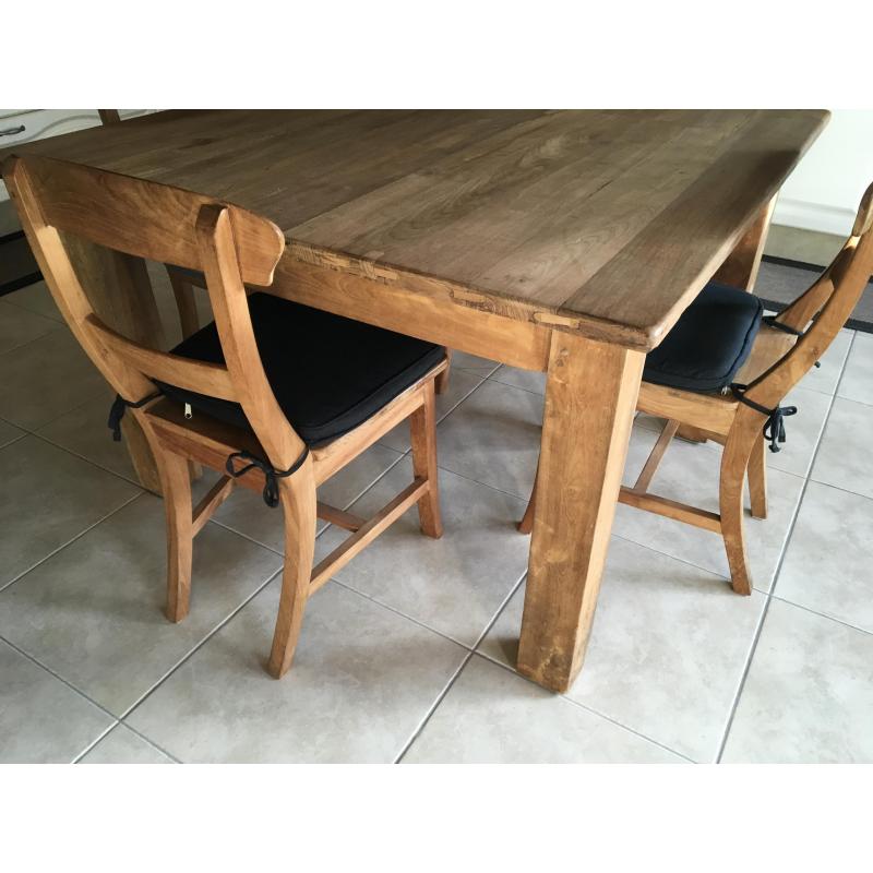 Teak houten tafel en stoelen