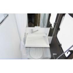 Caravan Adria Altea met vaste plaats op camping Astrid