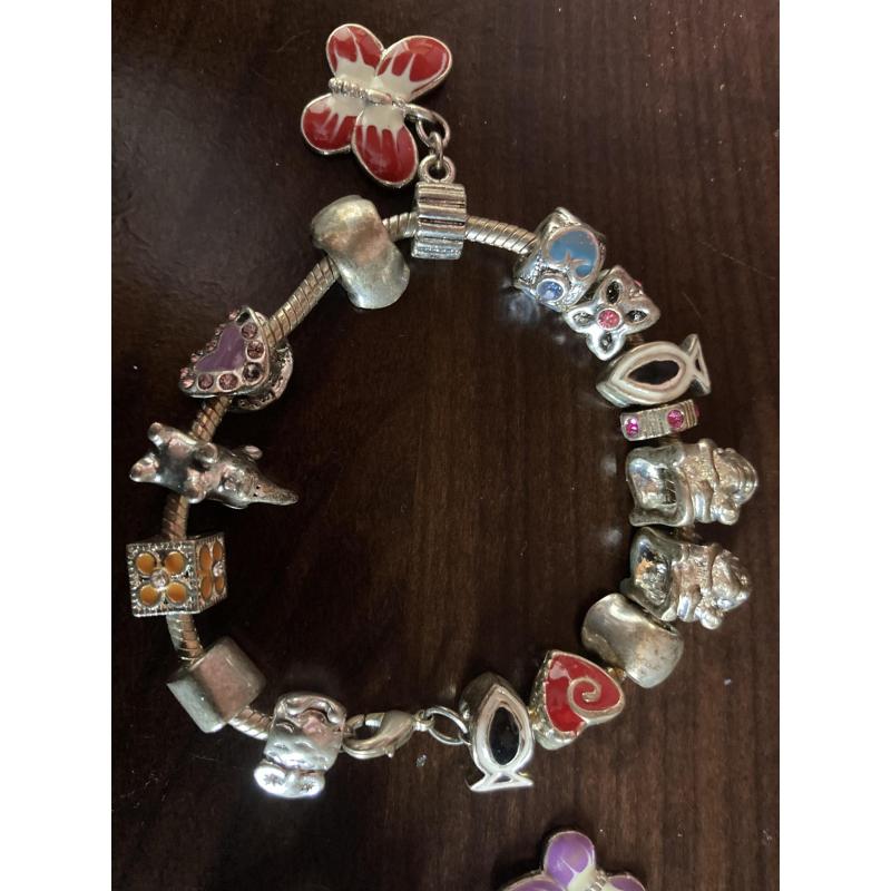 Armbanden en kettingen