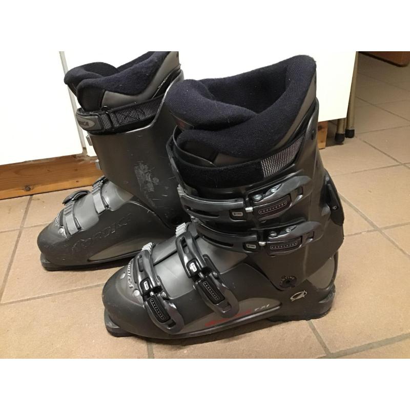 Ski botten Nordica T7