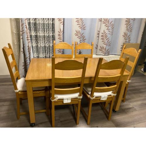 Eettafel   stoelen
