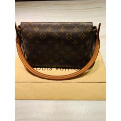 Louis Vuitton Mini Looping MM