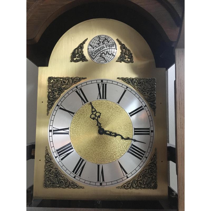Staande klok "tempus fugit"