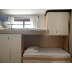 STAPELBED VOOR 3 PERSONEN