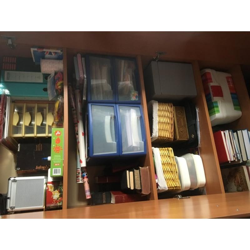 Complete bureau