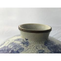 Chinese Porseleinen urn of pot