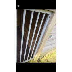 Hondenkennel met geïsoleerd nachthok