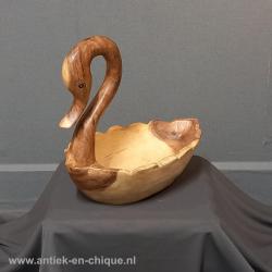 Houten schaal in de vorm van een zwaan