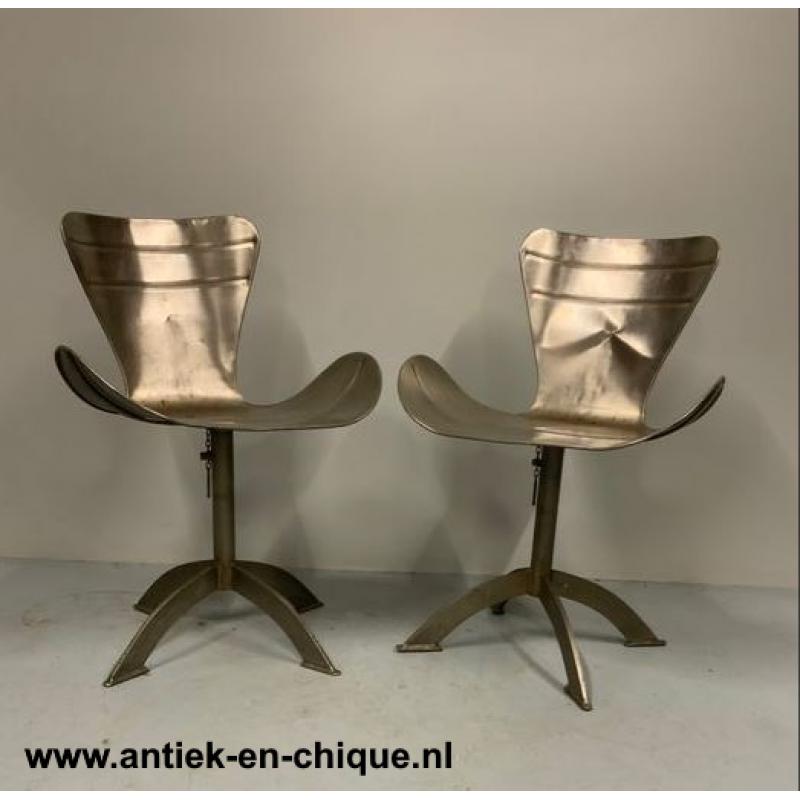 2 Unieke super stoere stalen design stoelen