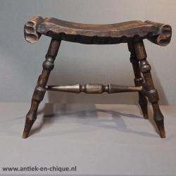Antiek Spaans-Portugees Brutalistisch krukje/bijzettafeltje