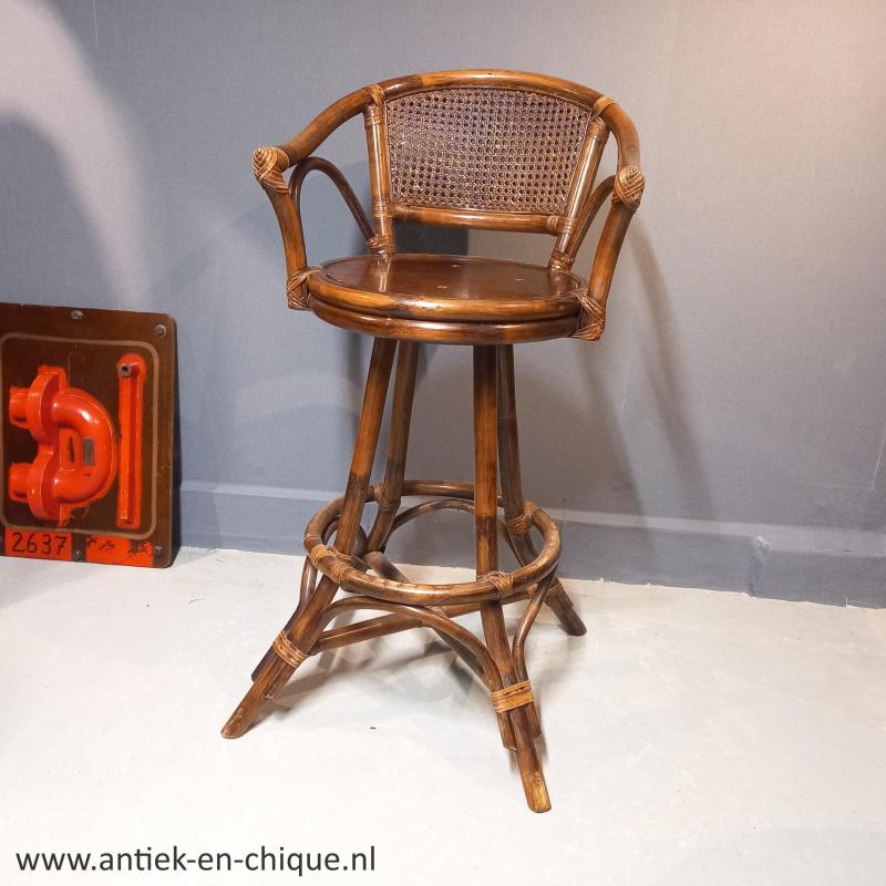 Vintage rotan barkrukken
