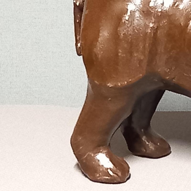 Grote zeer decoratieve leren neushoorn