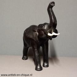 Grote zeer decoratieve en gedetailleerde leren olifant