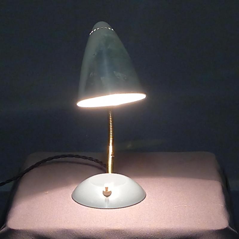 Kleine Kaiser Idell bureaulamp