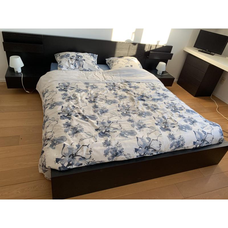 2 persoons bed 1m60 incl matras en kastjes