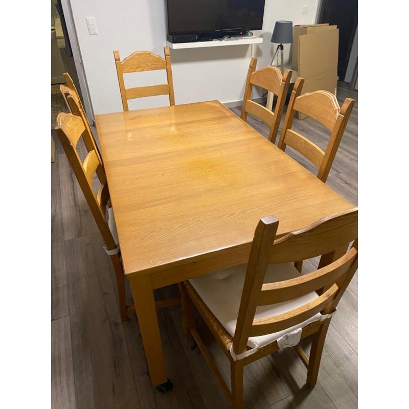Eettafel   stoelen