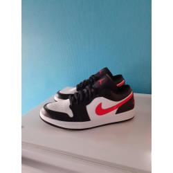 Nike Air Jordan 1 Low ' Siren Red'