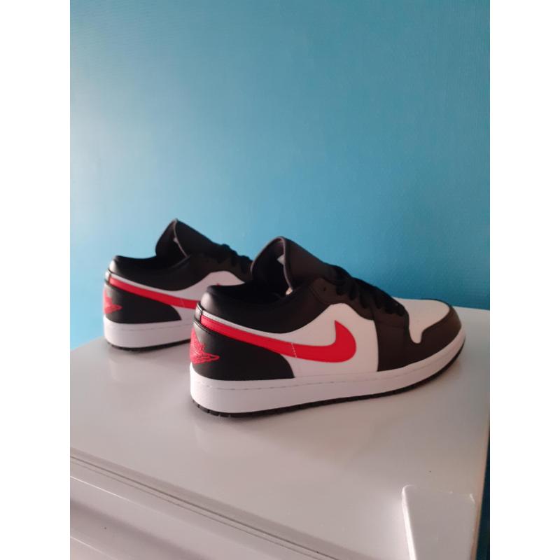 Nike Air Jordan 1 Low ' Siren Red'