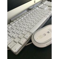 Te Koop Mac Mini YM008B2C9G5 en Azerty Alluminium Apple Usb Toetsenbord en een Apple Mighty Usb Mouse en een Mini Externe Iomega Harde Schijf met 500 Gb.