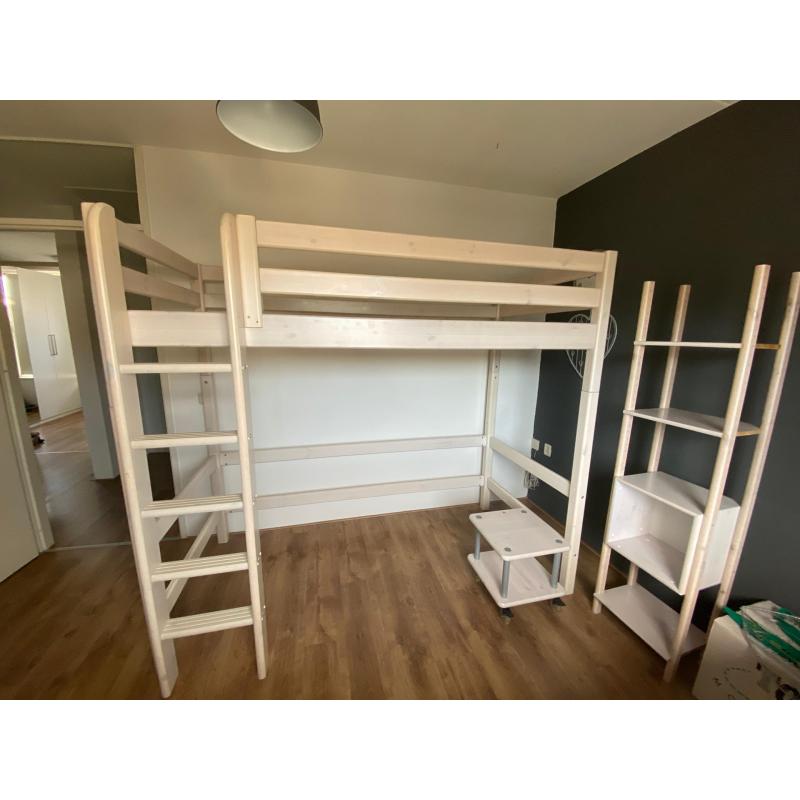 Hoekzetel in kunstleer 4 maand oud