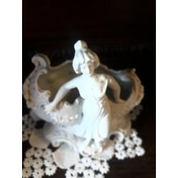 Antieke / oude decoratieartikelen - Biscuit beeldjes
