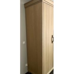 Schitterende massief houten KLEDINGKAST
