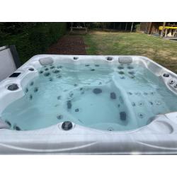 Jacuzzi 6 Miami 6 personen 1600 liter aankoop 2021