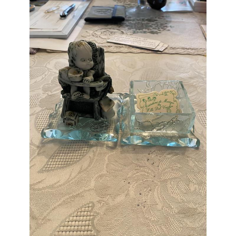 Beeldje kind met certificaat (Italië) Murano glas