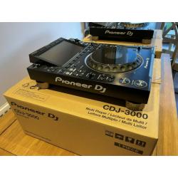 Pioneer CDJ-3000 Multi-Player / Pioneer DJM-A9 DJ Mixer / Pioneer DJ DJM-V10-LF Mixer / Pioneer DJM-S11 / Pioneer CDJ-2000NXS2 / Pioneer DJM-900NXS2 DJ-Mixer
