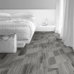 Prachtige 25x100cm Tapijttegels Speels streeppatroon -60%!!