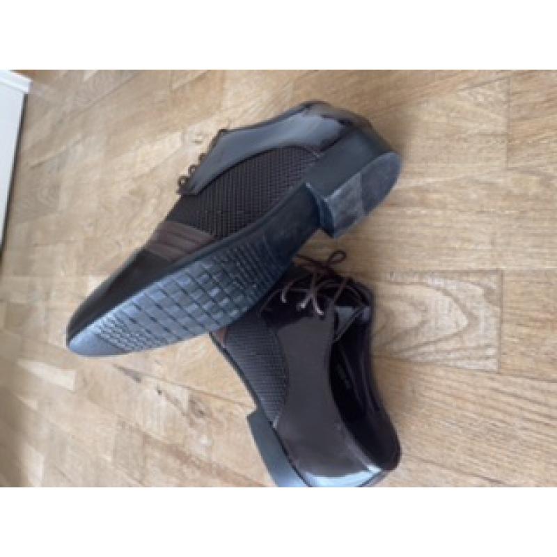 Nieuwe herenschoenen