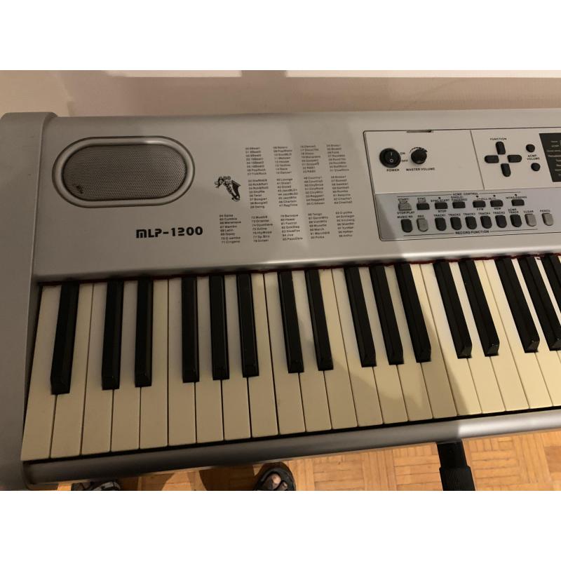 Digital piano te koop