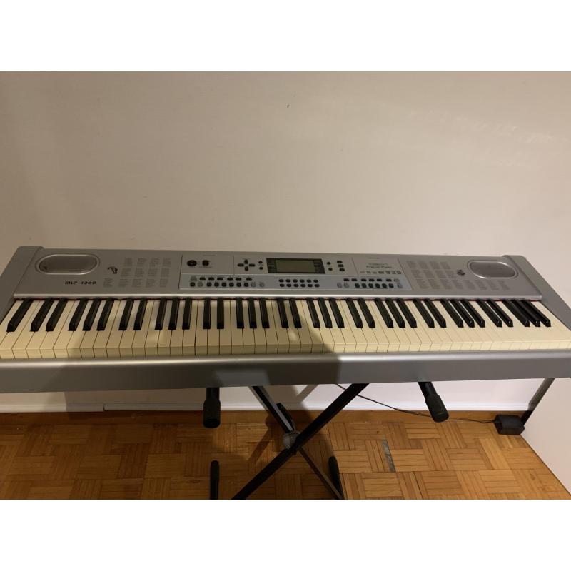 Digital piano te koop