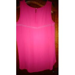 Roze blouse-top met plissé rugpand