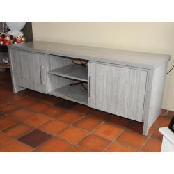 Te koop: tv-kast