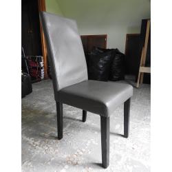 Te koop eettafel met 6 stoelen