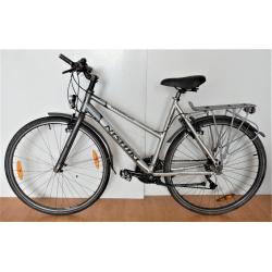 Sportieve damesfiets (de fiets is beschikbaar)