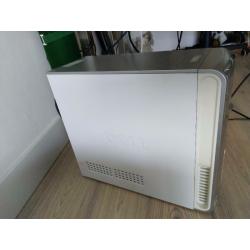 Te Koop een Dell Inspiron 531 met 64 Bit met 2,9 Ghz Computer met draadloos internet en een Mini Iomega Externe Harde Schijf met 500 Gb en een 18 Inch Dell Lcd