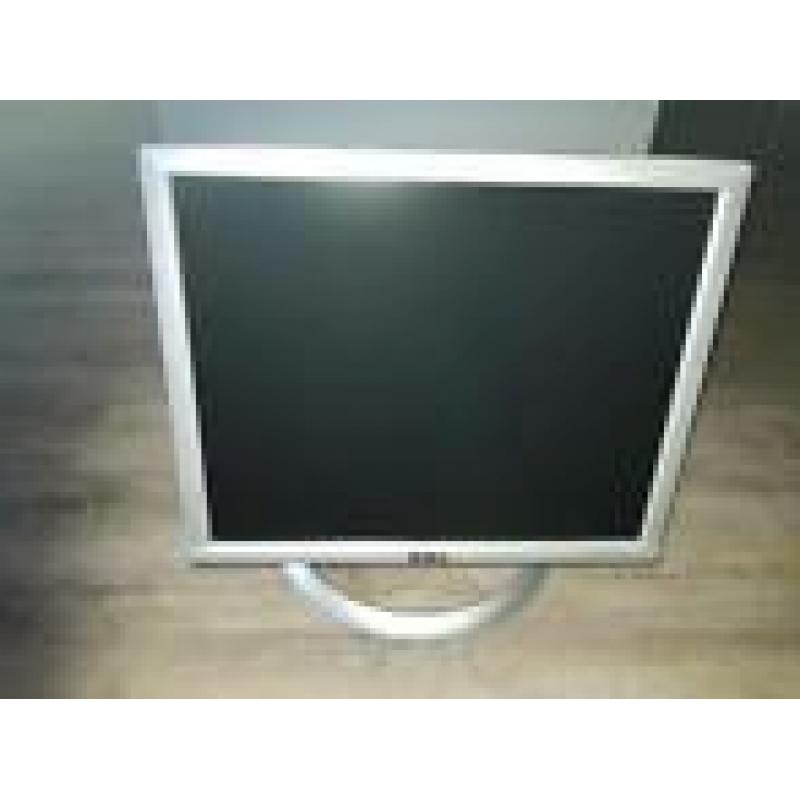 Te Koop Mac Mini YM7501JVYL2 en Airport Extreme en Lcd en Draadl. Apple T/M. Enz.