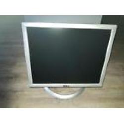 Te Koop Zwarte Macbook W87374ECZSX en 18 Inch Lcd.