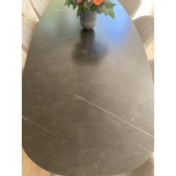 Zwart ovale keramische eettafel