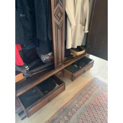 Duitste antieke vestiaire kast